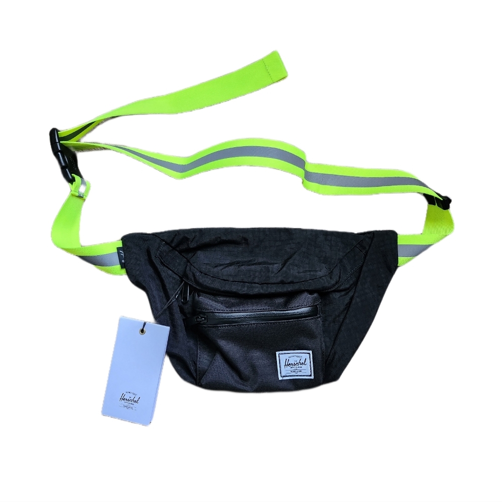 NWT Hershel Seveteen Hip Pack